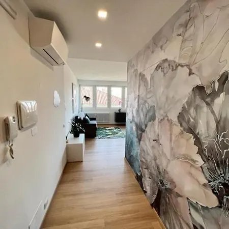 Mandi Mandi Cavour * Udine